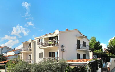 Trogir 668: Propriété, Maison, Bâtiment, Zone Résidentielle, Domicile, Immobilier, Ciel, Architecture, Appartement, Quartier