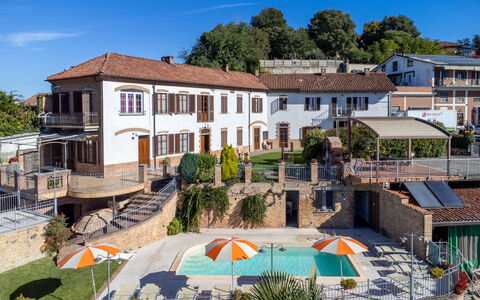 Cossombrato 607: Ville, Zone Résidentielle, Établissements Humains, Piscine, Biens, Hacienda, Villa, Recours, Ville Resort, Eco Hôtel
