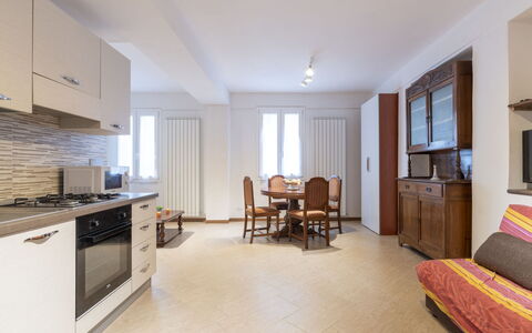 Casa dalla Mamma: Cabinetry, Propriété, Meubles, Bâtiment, Comptoir, Tiroir, Éclairage, Bois, Design Intérieur, Table