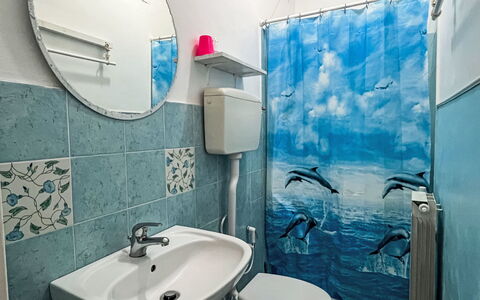 San Lorenzo al Mare 625: Bleu, Design Intérieur, Sol, Sol, Luminaire Plomberie, Pièce, Plomberie, Salle De Bains, Hôtel, Robinet