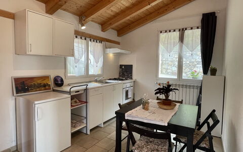 Molini di Prelà 623: Cabinetry, Propriété, Meubles, Comptoir, Appareil De Cuisine, Fenêtre, Cuisine, Design Intérieur, Cuisinière, Table