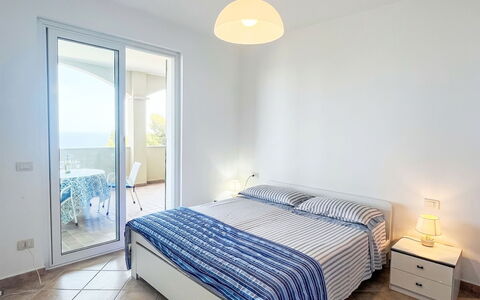 Pietra Ligure 612: Design Intérieur, Sol, Sol, Meubles, Pièce, Lit, Plafond, Chambre, Appartement, Drap De Lit