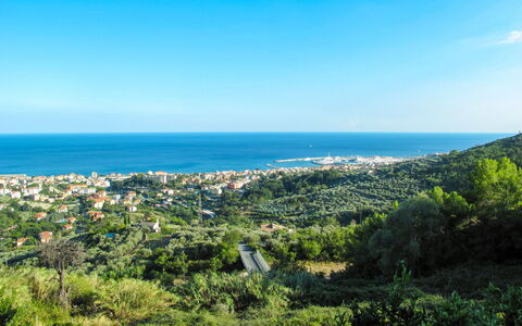 Pietra Ligure 612: Ciel, L'Eau, Nuage, Plante, Communauté Des Plantes, Écorégion, Bleu Azur, Paysage Naturel, Lumière Du Soleil, Lot Terre