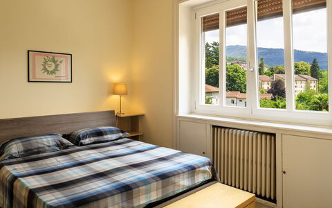Del Sole: Chambre, Lit, Meubles, Pièce, Propriété, Design Intérieur, Plafond, Cadre De Lit, Drap De Lit, Sol