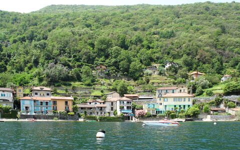 Al Lago: L'Eau, Bâtiment, Ciel, Ressources En Eau, Montagne, Navire, Bateau, Maison, Arbre, Lac