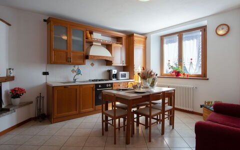 Domaso 644: Pièce, Meubles, Propriété, Bâtiment, Design Intérieur, Cuisine, Sol, Plafond, Maison, Cabinetry