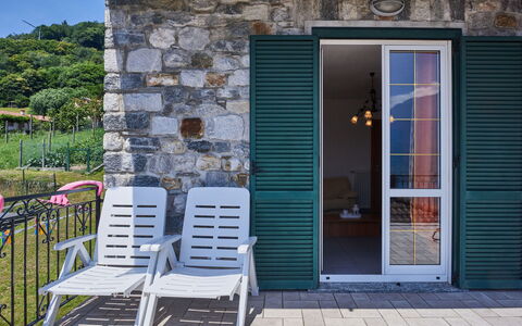 Domaso 645: Propriété, Plante, Bâtiment, Porte, Bleu Azur, Bois, Chaise, Ombre, Brique, Brickwork