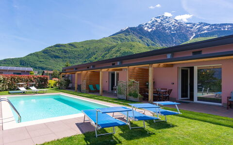 Colico 624: L'Eau, Ciel, Plante, Bâtiment, Nuage, Montagne, Propriété, Meubles, Piscine, La Nature