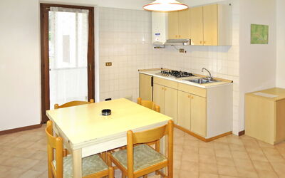 Alessio (Ldl451) 662.2: Pièce, Propriété, Meubles, Sol, Bâtiment, Cuisine, Design Intérieur, Maison, Table, Cabinetry