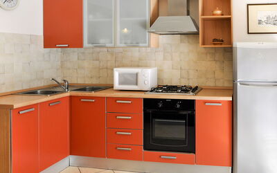 La Madonnina 717.2: Cabinetry, Comptoir, Meubles, Bâtiment, Evier, Cuisinière, Appareil De Cuisine, Évier, Cuisine, Robinet