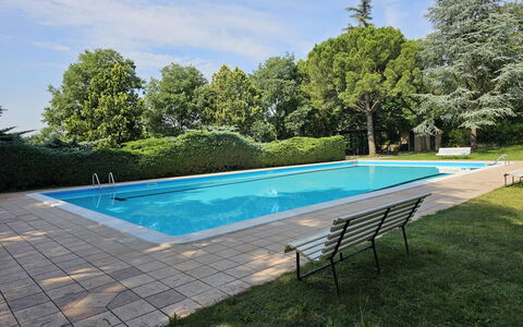 Le Tende: L'Eau, Ciel, Jour, Nuage, Plante, Piscine, Bleu Azur, Ombre, Rectangle, Arbre