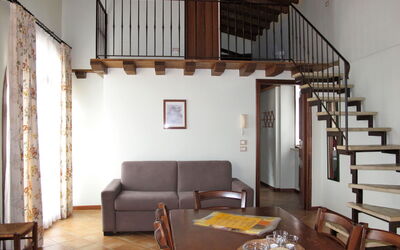 Santa Caterina (Man114) 640.5: Pièce, Propriété, Bâtiment, Meubles, Salon, Design Intérieur, Grenier, Maison, Escaliers, Sol