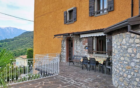Tremosine 651: Chaîne De Montagnes, Balcon, Village De Montagne