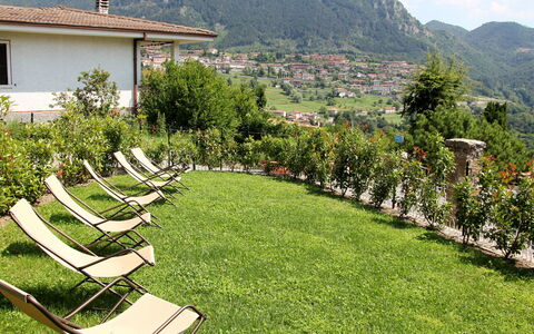 Tremosine 651: Végétation, Propriété, Herbe, Paysage Naturel, Station De Montagne, Pelouse, Jardin, Cour, Maison, Botanique