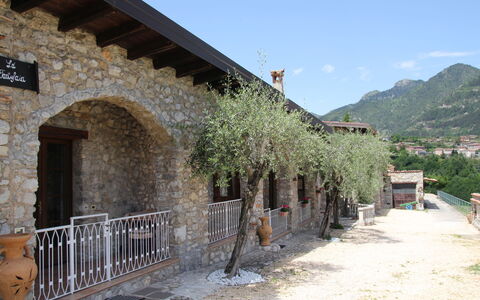 Tremosine 651: Propriété, Bâtiment, Mur, Architecture, Maison, Village, Zone Rurale, Arbre, Cambre, Hacienda