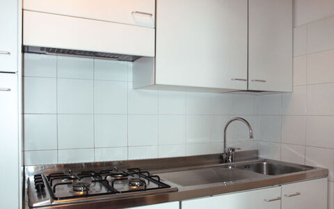 Garda 620: Evier, Comptoir, Évier, Cabinetry, Robinet, Propriété, Luminaire Plomberie, Cuisine, Bois, Bâtiment