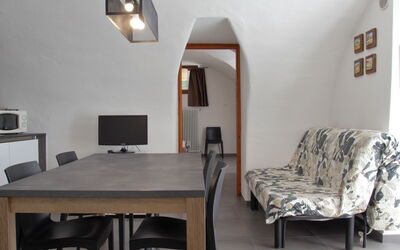 Ca' Pignoi 625.2: Table, Meubles, Bâtiment, Confort, Bois, Architecture, Salon, Maison, Lampe