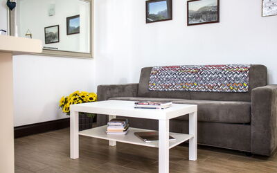 Casa Rasat 622.1: Table, Cadre, Propriété, Meubles, Canapé, Fleur, Rectangle, Salon, Bois, Design Intérieur