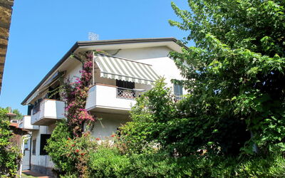 Marina di Massa 621: Maison, Propriété, Domicile, Bâtiment, Chalet, Immobilier, Zone Résidentielle, Architecture, Quartier, Botanique