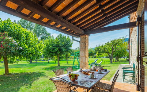 Camaiore 680: Propriété, Bâtiment, Immobilier, Patio, Maison, Porche, Biens, Pergola, Pièce, Villa