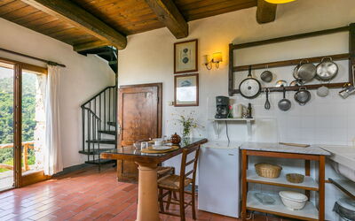 Podere Cima a Zano Apt.fienile Pca107 626.7: Propriété, Meubles, Bâtiment, Bois, Fenêtre, Design Intérieur, Architecture, Maison, Salon, Table