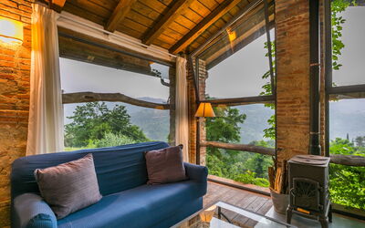 Podere Piastriccio Casa di Vetro 626.14: Plante, Propriété, Ciel, Ombre, Bois, Design Intérieur, Canapé, Arbre, Salon, Immobilier