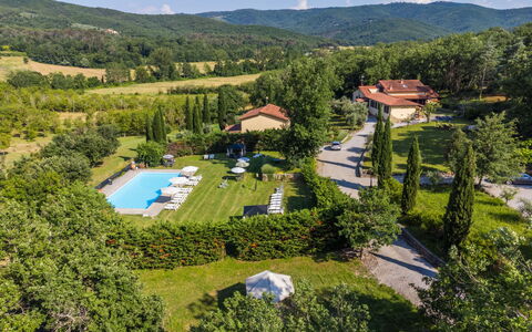 Bucine 610: Plante, Propriété, Communauté Des Plantes, Écorégion, Ciel, Nuage, Bleu Azur, Paysage Naturel, Arbre, Montagnes
