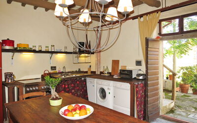 Borgo la Cella 605.3: Pièce, Plafond, Comptoir, Design Intérieur, Propriété, Meubles, Cuisine, Bâtiment, Salle À Manger, Parquet