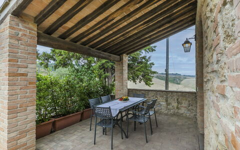 Volterra 647: Table, Plante, Ombre, Bois, Bâtiment, Design Intérieur, Chaise, Mobilier De Jardin, Tableau De Plein Air, Arbre