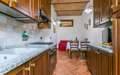 Villa Caggio 647.2: Cabinetry, Comptoir, Meubles, Robinet, Évier, Luminaire Plomberie, Bois, Cuisine, Design Intérieur, Sol