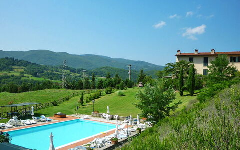 Dicomano 612: Ciel, Plante, L'Eau, Propriété, Piscine, Montagne, La Nature, Lot Terre, Paysage Naturel, Végétation