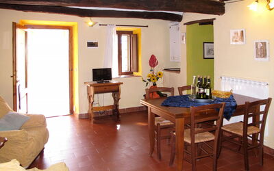 Podere la Morra - Giove (Sov103) 607.2: Pièce, Bâtiment, Propriété, Meubles, Design Intérieur, Sol, Salon, Mur, Maison, Table
