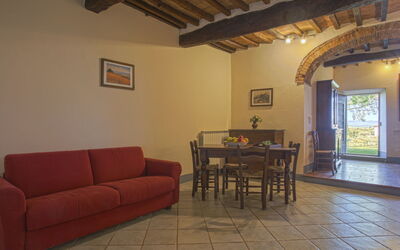 Campiglia 617.4: Meubles, Table, Cadre, Canapé, Fenêtre, Bois, Sol, Sol, Salon, Bâtiment