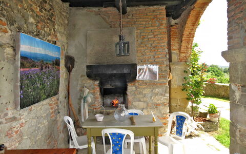 Castelfranco di Sopra 605: Propriété, Meubles, Plante, Bâtiment, Chaise, Table, Maison, Bois, Salon, Loisir