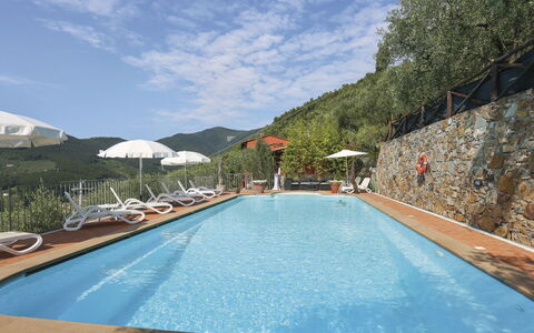 Buti 608: Piscine, Propriété, Ciel, Loisir, Vacances, Recours, Immobilier, Maison, Montagne, Bâtiment