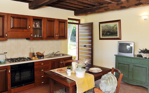 Massa Marittima 641: Pièce, Meubles, Propriété, Comptoir, Bâtiment, Plafond, Cuisine, Design Intérieur, Cabinetry, Maison