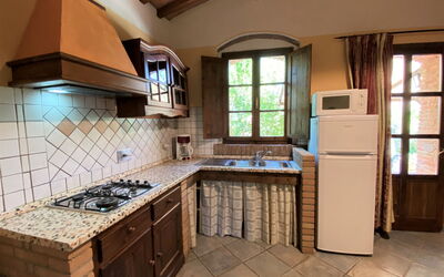 Orso 626.6: Comptoir, Cabinetry, Propriété, Fenêtre, Cuisine, Cuisinière, Bois, Appareil De Cuisine, Design Intérieur, Sol