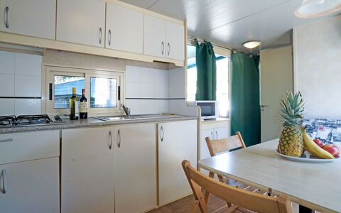 Marina di Bibbona 618: Pièce, Propriété, Comptoir, Cuisine, Meubles, Design Intérieur, Cabinetry, Bâtiment, Maison, Sol