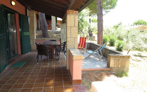 Guardistallo 639: Propriété, Bâtiment, Porche, Pièce, Maison, Immobilier, Patio, Domicile, Arrière-Cour, Villa