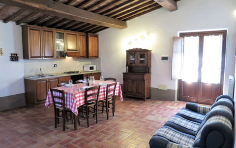 Guardistallo 640: Pièce, Propriété, Bâtiment, Meubles, Sol, Design Intérieur, Maison, Immobilier, Plafond, Faisceau