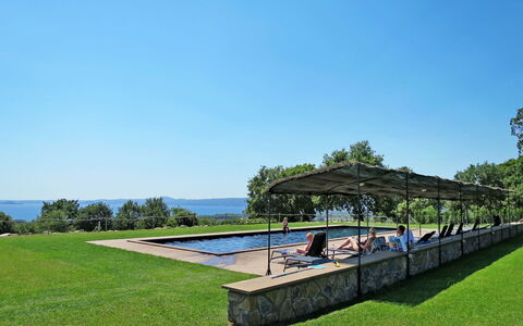 Lago di Bolsena 662: Ciel, Architecture, L'Eau, Herbe, Arbre, Rivière, Maison, Immobilier, Biens, Parc