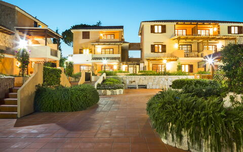 Porto Cervo 616: Façade, Zone Résidentielle, Appartement, Domicile, Design Urbain, Biens, Recours, Balcon, Jardin, Usage Mixte