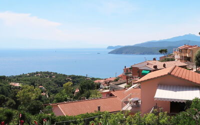 Capoliveri 620: Propriété, Ville, Village, Toit, Bâtiment, Ciel, Côte, Vacances, Maison, Mer