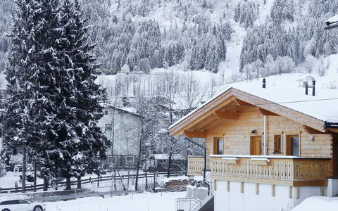 Wildschönau 688: Neige, Fenêtre, Bâtiment, Montagne, Arbre, Pente, Maison, Mélèze, Gelé, Chalet