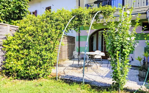 La Morra 601: Plante, Propriété, Fenêtre, Bâtiment, Ombre, Lot Terre, Végétation, Herbe, Chalet, Paysage