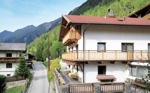 Kleewein: Propriété, Maison, Bâtiment, Montagne, Village De Montagne, Architecture, Chaîne De Montagnes, Station De Montagne, Alpes, Immobilier