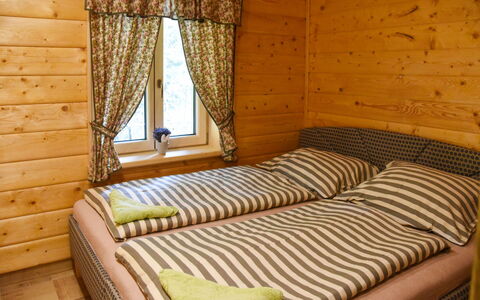 Stará Huť: Chambre, Pièce, Lit, Meubles, Propriété, Design Intérieur, Matelas, Drap De Lit, Cadre De Lit, Literie