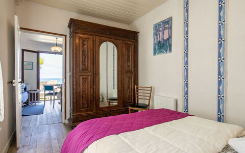 Kereol: Meubles, Bâtiment, Propriété, Confort, Cabinetry, Bois, Bleu Azur, Textile, Chaise, Design Intérieur