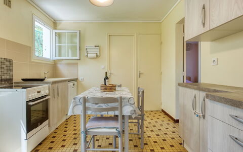 La Bruyère: Cabinetry, Meubles, Comptoir, Cuisine, Bois, Design Intérieur, Sol, Sol, Mur, Tiroir