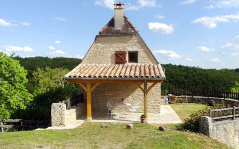 Cuzac: Ciel, Nuage, Plante, Lot Terre, Arbre, Chalet, Herbe, Zone Rurale, Toit, Prairie